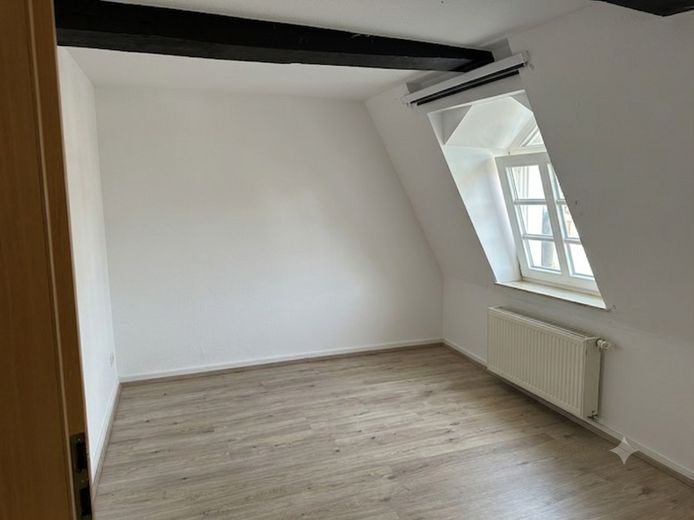 Affascinante appartamento di 3 locali in affascinante casa a graticcio tutelata come monumento storico (circa 1800) in affitto – Kinderzimmer
