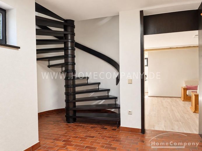 Freistehendes Architektenhaus mit großem Garten – 9dd6f042229d291505746a7c3ff31244d87f0453.jpg