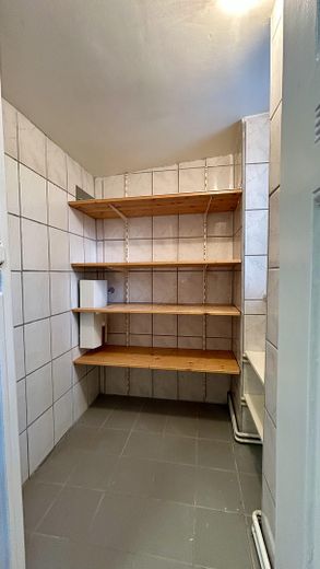 2-Zimmer-Wohnung im Schillerkiez am Tempelhofer Feld, sofort frei & provisionsfrei – Küche Kammer 01