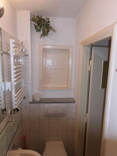 Kleines MFH mit drei Wohnungen und Garten - Bremen-Osterfeuerberg – Bad 2.OG