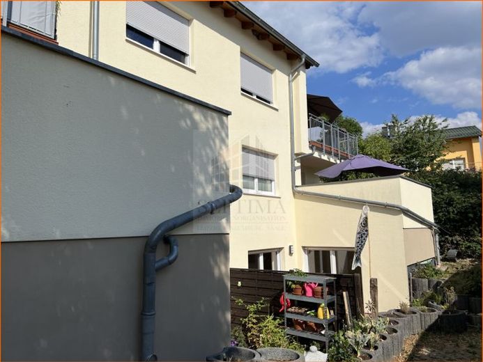 Energieeffiziensklasse A! Modernes Mehrfamilienhaus mit 6 Wohnungen und PkW-Stellplätzen zu verkaufen – Foto 1