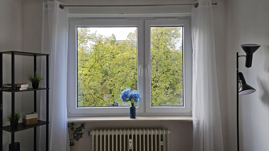 Traum-3-Zimmer-Wohnung: Komplett renoviert, schreinergefertigte Einbaumöbel & U3 vor der Haustür! – Foto 15