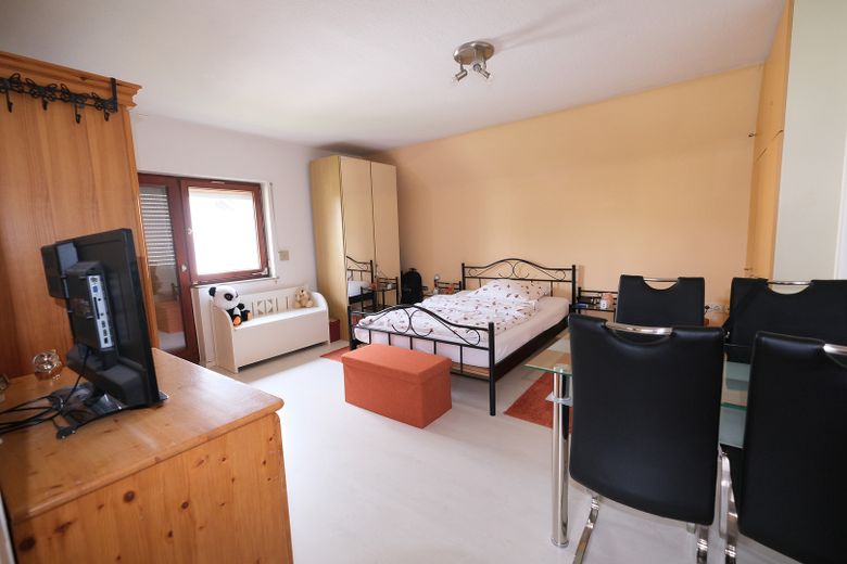 Maison individuelle confortable (max. 3 pers.) avec grand jardin, UNIQUEMENT À LOUER ! – Obergeschoss