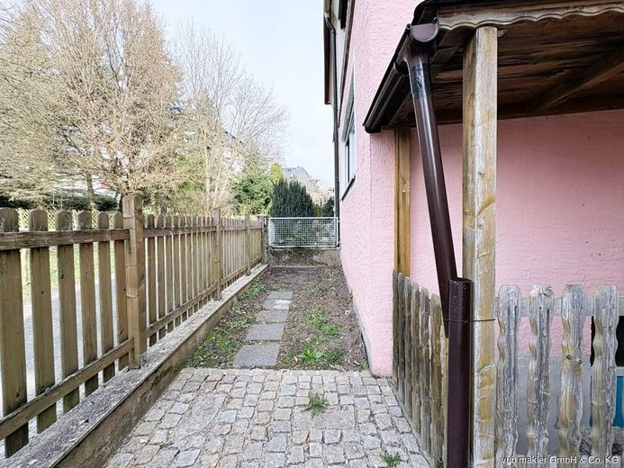 Ruhige Lage in Wunsiedel mit vielseitigen Freizeitmöglichkeiten – VUB0002377-14
