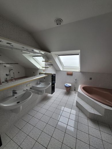 Belle maison dans un cadre verdoyant, district de Neckar-Odenwald, Ravenstein ; à 3 km de l’autoroute, à 2 km du terrain de golf – Photo 30