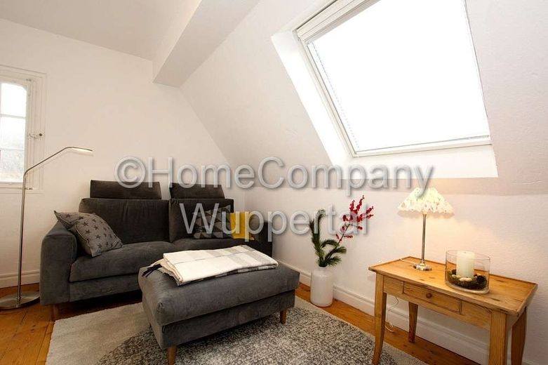 Moderne Dachgeschosswohnung mit DSL und PKW-Stellplatz in W-Ronsdorf – 0ae0882e72c39334840232616fa6b5abaa4ba5f0.jpg