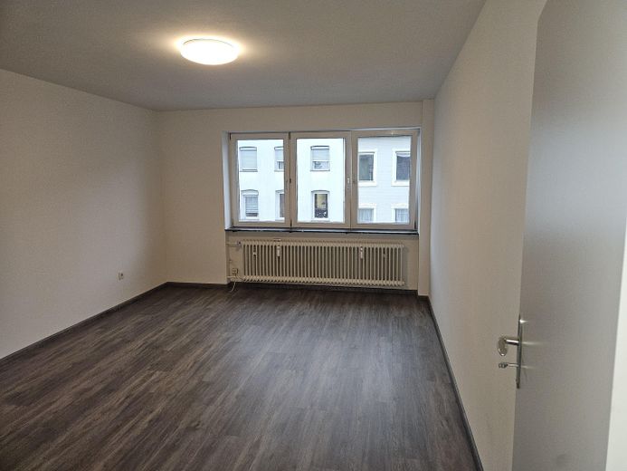 Appartamento luminoso di 3 locali, appena modernizzato, a Stolberg-Büsbach – Schlafzimmer
