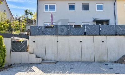 FAMILIENGLÜCK MIT GARTEN UND EINLIEGERWOHNUNG – 1789038859_29414f9.jpg