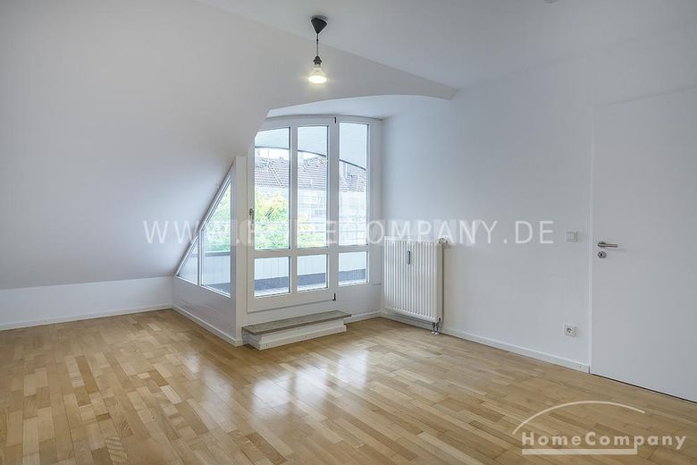 Appartement de 3 pièces à couper le souffle avec loggia à Neuhausen, partiellement meublé – 85143073610db2c728103a3d350046f9568a3a63.jpg