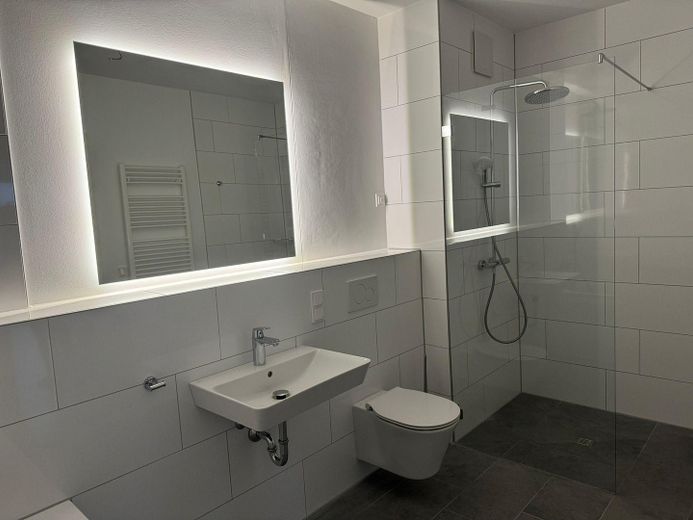 Großes Badezimmer Ansicht 2