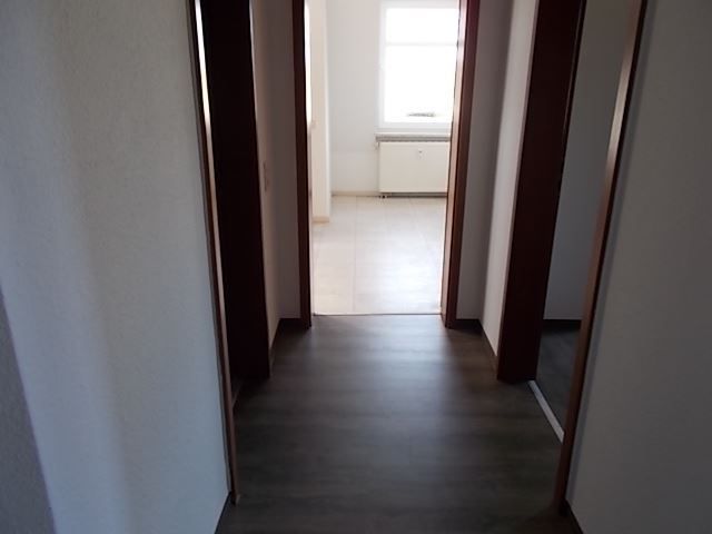 Große DG 2-Zimmer mit Balkon, Laminat, 2x Abstellraum und Wanne in idyllischer Lage! – DSCN2010