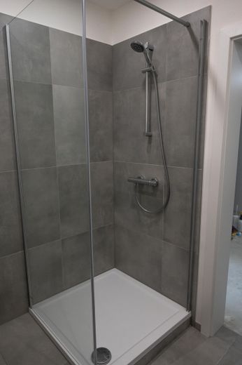 Badezimmer (Glastür bestellt)