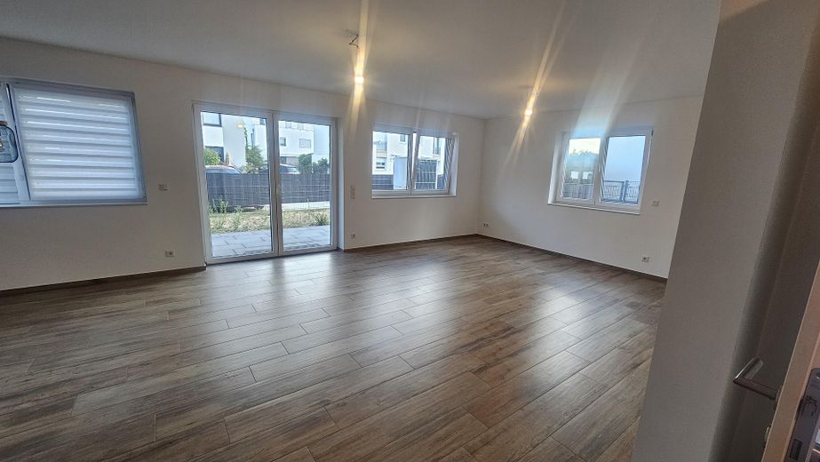 Feldrandlage Frankfurt Mörfelden-Nord EG Barrierefrei – फोटो 24