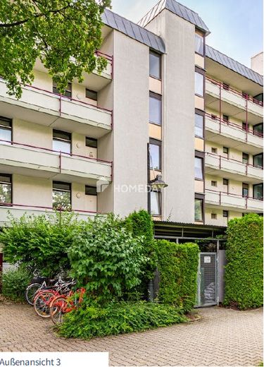 Helle 3-Zimmer-Wohnung mit Einbauküche & Aufzug & West-Loggia in München – Außenansicht