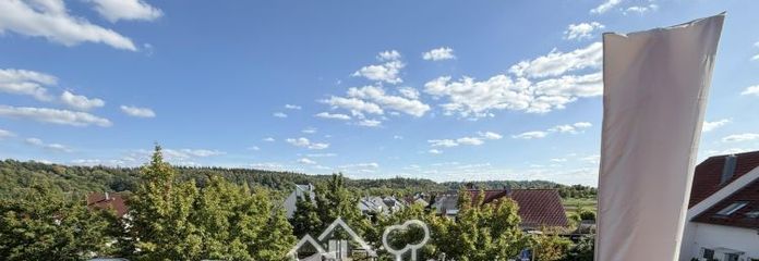 Maisonette mit Weitblick – 2 Balkone, Studio & Tiefgarage am ruhigen Ortsrand (provisionsfrei)