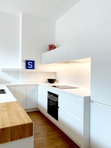 Townhouse-Wohnung Neckarstadt-Ost / Terrasse und Gartennutzung / 2 Balkone / Perfekt für Familien – offene Küche