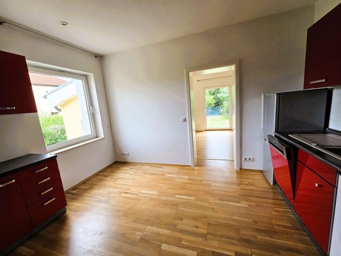 Mehrgenerationenhaus 371 m², Waldidyll am Flughafensee + Aufstockungspotenzial um 155 m² – Küche