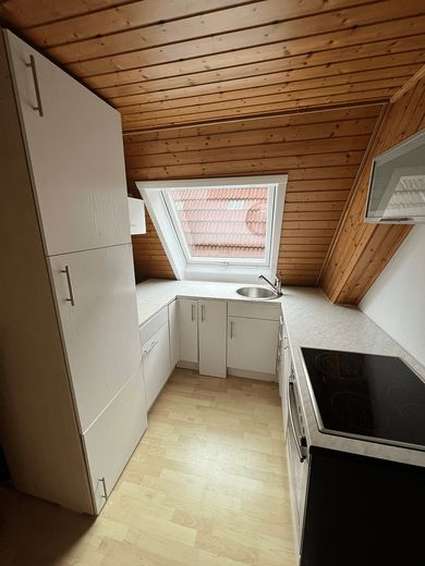 Helle 3-Zimmer-Wohnung mit Dachgeschosscharakter in Dornstetten – Küche