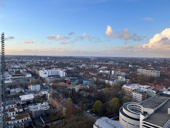 Меблированный офис с видом на Альстер | Mundsburg Center – Ausblick