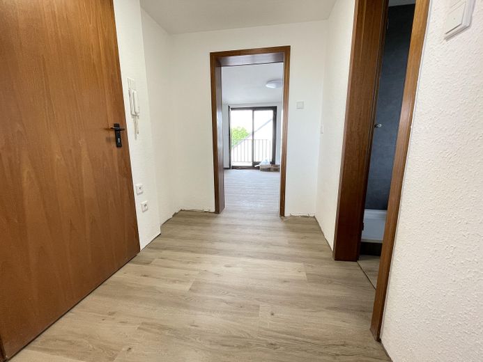 Penthouse - Kapsamlı renovasyon sonrası ilk kullanıma yakın 1 oda (yeni gibi), elektrikli cihazlar dahil – Flur/Garderobe 1