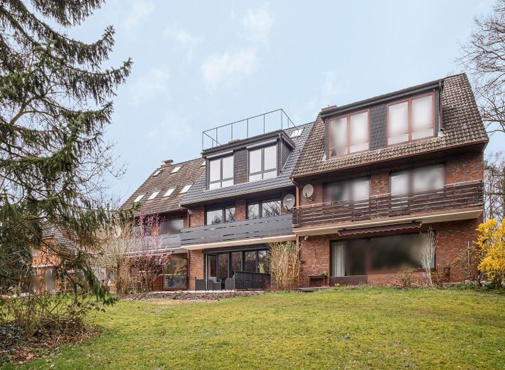 Freies WG-Zimmer ab 15.11.26 - mit Garten und Terrassennutzung – Rückansicht