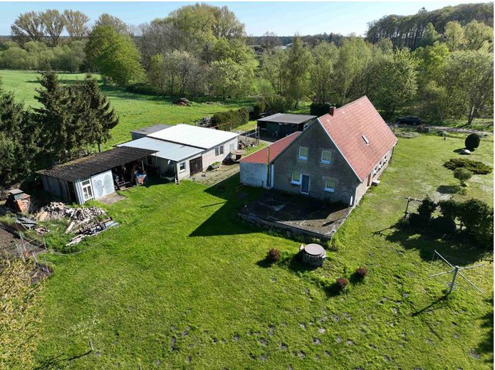 Anwesen nahe Usedom mit 6.840 m², Werkstatt, Wirtschaftsgebäuden & Entwicklungspotenzial – Teil des Grundstücks