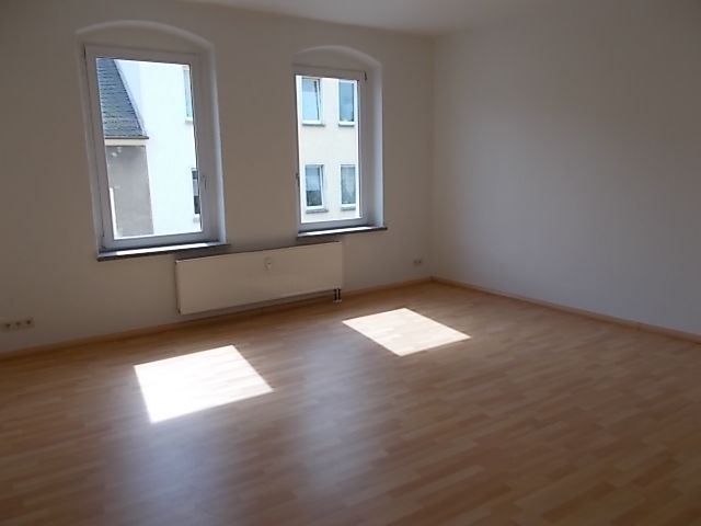 *** Großzügige WG 2-Zimmer mit Wannenbad, Einbauküche und Laminat im Zentrum *** – DSCN1062