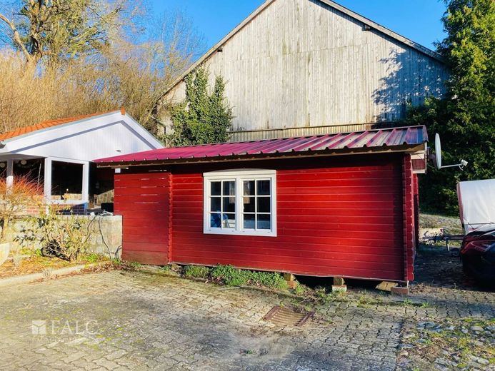 ***Ihr neues Zuhause: Gepflegte Doppelhaushälfte mit viel Platz und idyllischem Garten*** – Schuppen