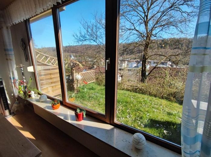 Sunny, well-maintained 3.5-room ground-floor apartment 90m² + approx. 20m² terrace – Photo 1
