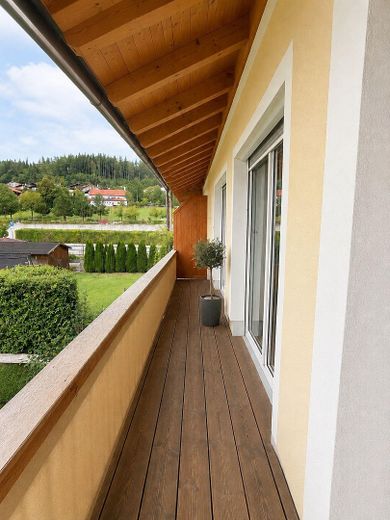 4-Zi.-Wohnung mit großem Balkon in Feldkirchen-Westerham – Balkon