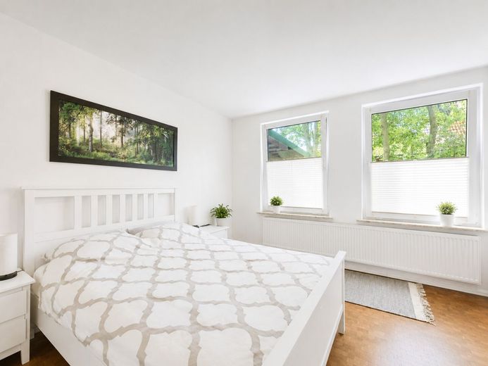 6.000 m² Freiheit an der Nordsee - 
Kamin, Altbaumbestand &amp; Privatsphäre – Ruhe und Erholung