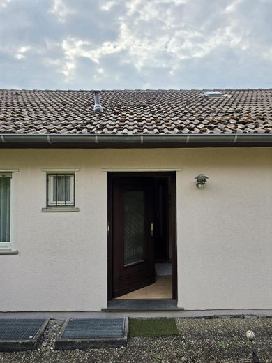 Provisionsfrei: Großzügiges Einfamilienhaus in ruhiger Aussichtslage mit teilbarem Großgrundstück – Separater Hauszugang