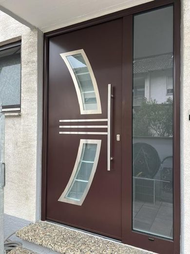 Charmantes Reihenendhaus in Kirchheim am Neckar – Haustür (neu)