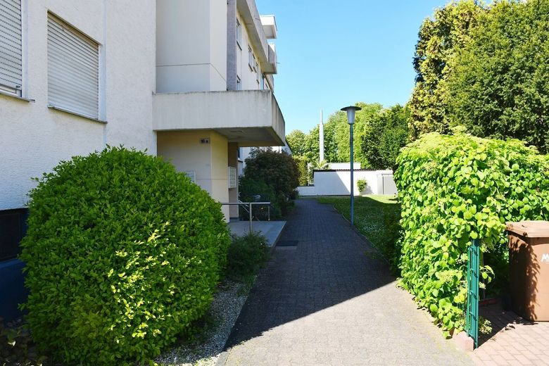 Sonnige 2-Zimmer-Eigentumswohnung mit Balkon und Pkw-Stellplatz in Büttelborn – Hauszuweg