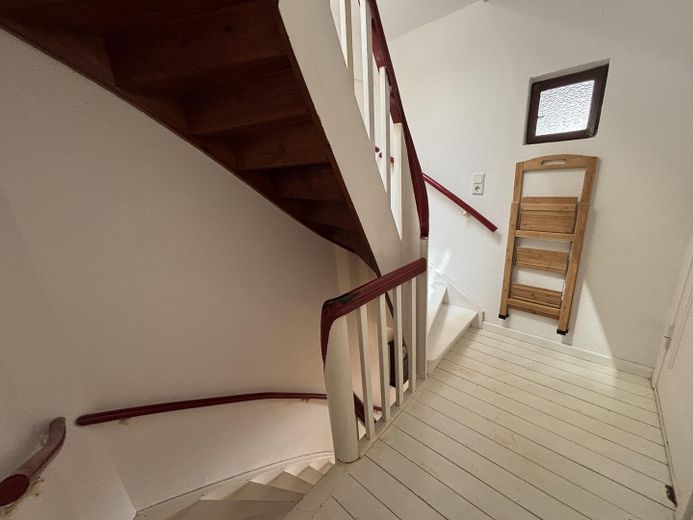 Mid-terrace house, side street in Fesenfeld, very good state of renovation, approx. 102.4 m², approx. €4,297/m² – Photo 13