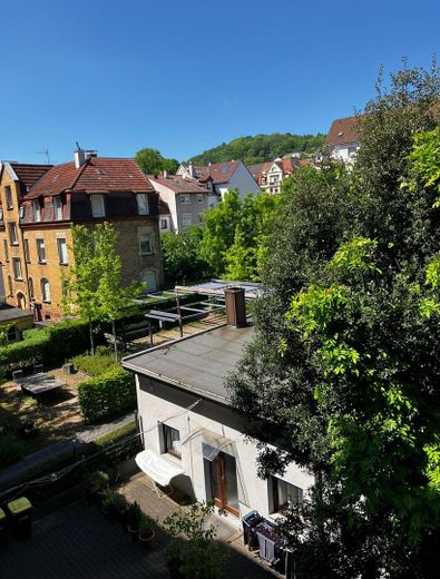 Sonnige 2-Zimmer Altbauwohnung mit Flair und viel Potential – Blick vom Balkon