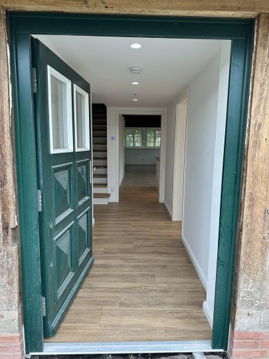 hochwertiger Erstbezug im kernsanierten Bauernhaus - Maisonette unter Reet am Elbdeich – Hauseingang