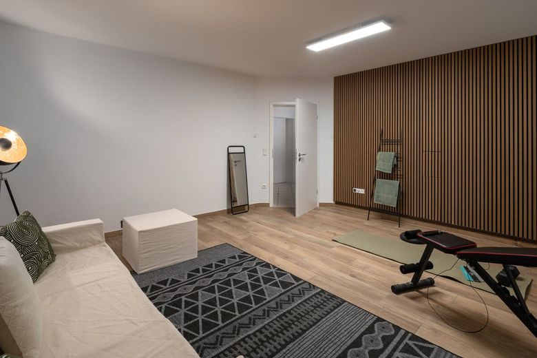 Jezioro Penzinger See tuż obok – dom rodzinny o powierzchni mieszkalnej 265 m² – Platz für Film, Musik und Sport