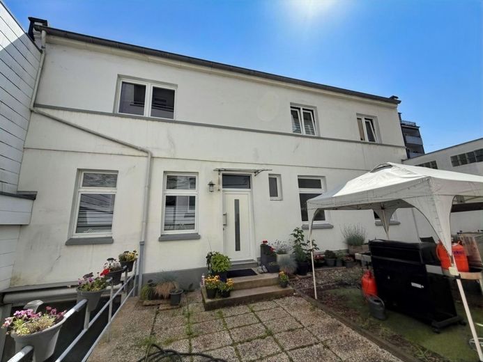 Wohninvestment mit Perspektive - Vollvermietetes Mehrfamilienhaus mit nachhaltigem Potenzial... – Hinterhaus