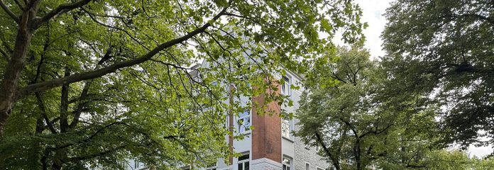 Charming, bright, fully refurbished period apartment in the heart of Winterhude
