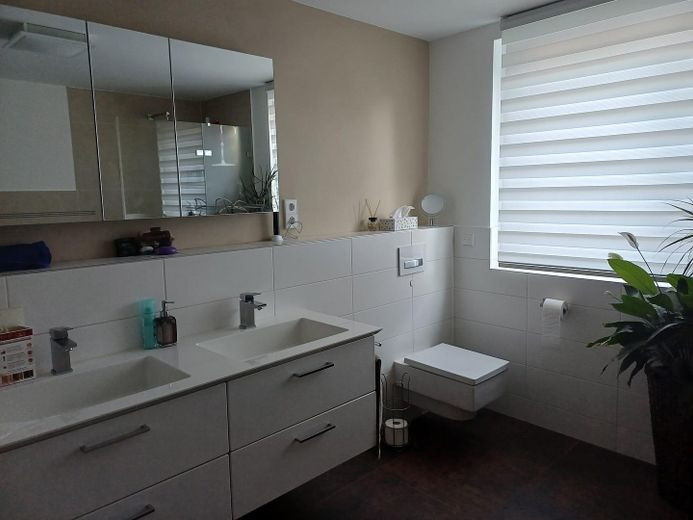 DHH in Gerlingen mit Energieffizienzklasse A+ mit PV-Anlage, Solar, Wärmepumpe und Klima – Foto 17