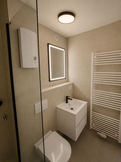 Sofortiger Erstbezug nach Renovierung | Im Herzen von Schwachhausen | Balkon | provisionsfrei – Badezimmer