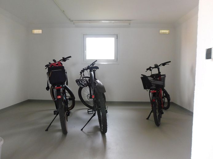 Abstellraum Zugang üb. Garage