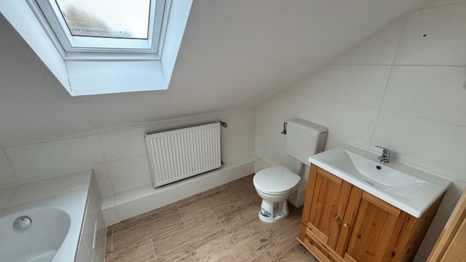 1-Familienwohnhaus in ruhiger Wohnlage – Bad OG - www.immobilien-heise.de