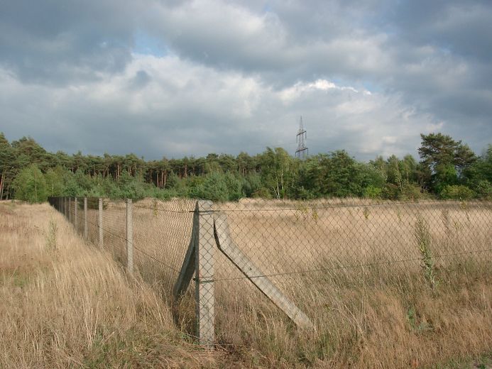 Baugrundstück für Naturliebhaber – Seitenansicht