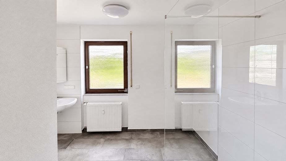 Wohnen mit Weitblick: Großzügige 5-Zimmer-Wohnung mit großem Balkon und Gartennutzung in Illingen – Foto 9