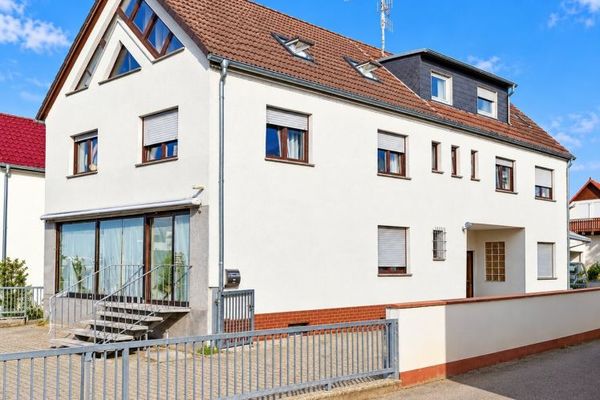 Abitare e lavorare sotto lo stesso tetto – edificio residenziale e commerciale con molteplici potenzialità