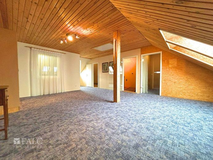 *** Ruhig &amp; naturnah - schönes Reihenmittelhaus mit Terrasse und gepflegtem Garten *** – Dachgeschoss