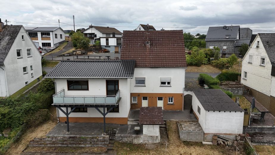 Casa bifamiliar cerca de Hachenburg – inversión, sin comisión – Foto 4