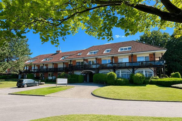 Eigennutzung, Ferienvermietung oder Festvermietung? Kernsanierte ETW mit Pool & Sauna in Grömitz